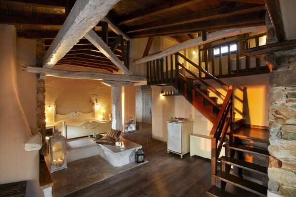 Athena Pallas Village 8