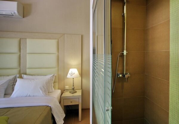 Cronwell Rahoni 1 Cronwell Rahoni 1