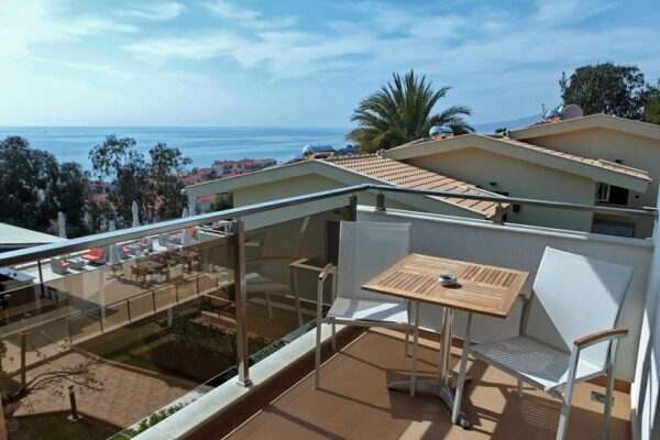 Cronwell Rahoni 11 Cronwell Rahoni 11