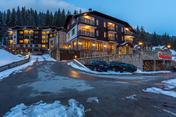 Stream Resort – facade