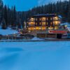 Stream Resort - facade in night