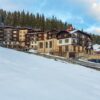 Stream Resort – front hotel in winter