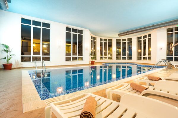 Stream Resort – swimming pool indoor
