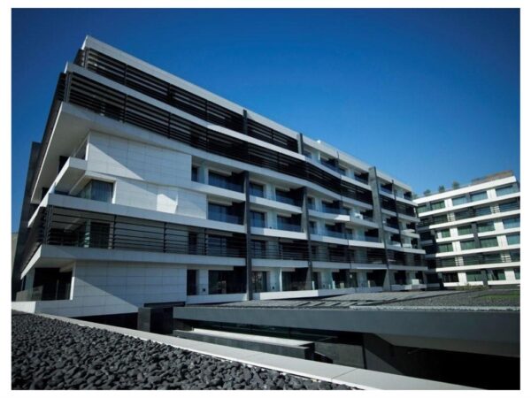 Met hotel Chandris – outside view of the hotel