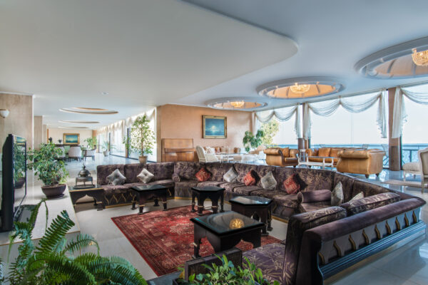 lobby bar