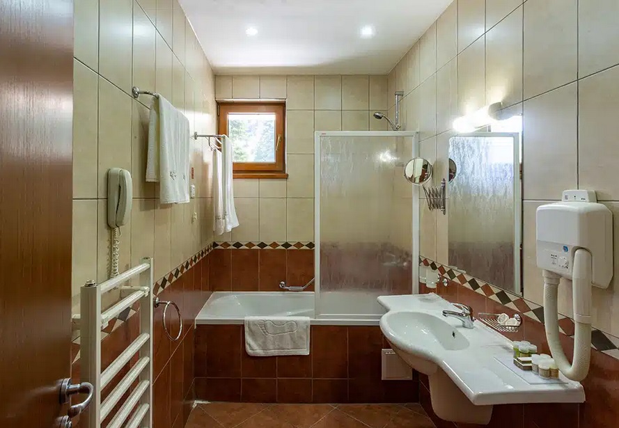 BIG_bathroom_1695969136555 BIG_bathroom_1695969136555