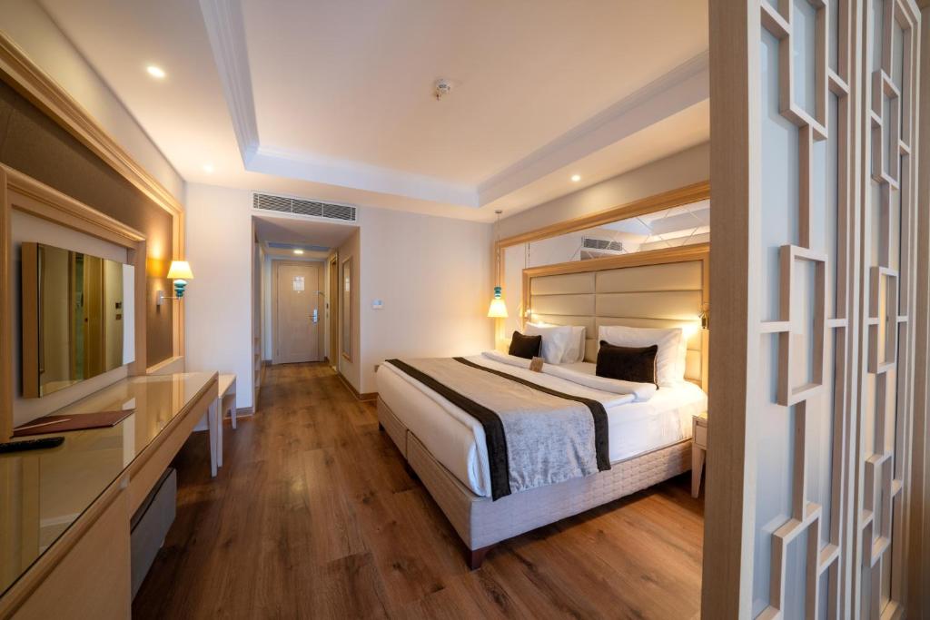 DOUBLE ROOM DOUBLE ROOM