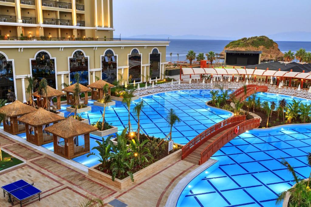 POOL POOL