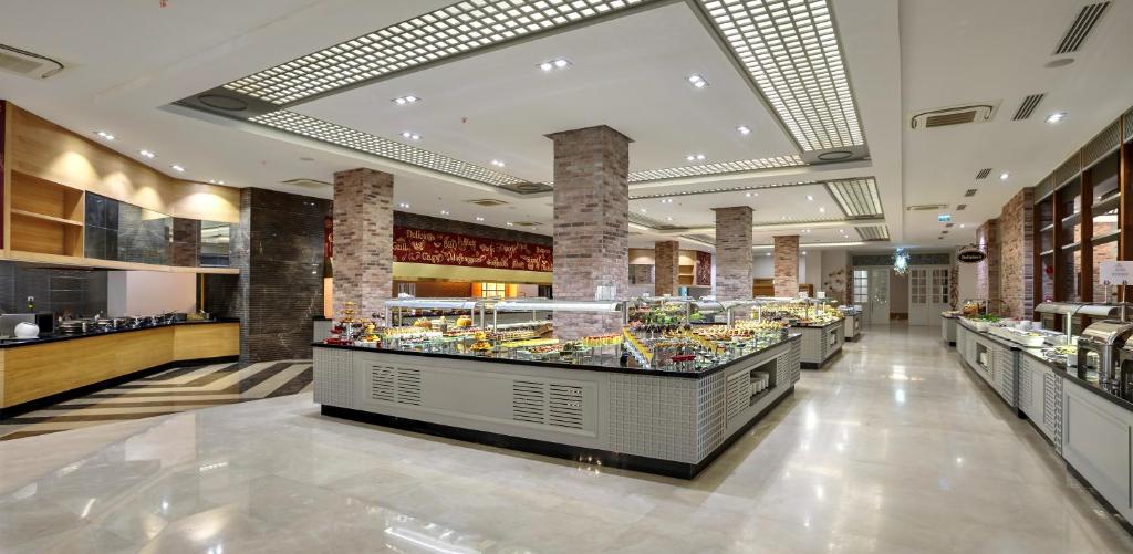 RESTAURANT 1 RESTAURANT 1