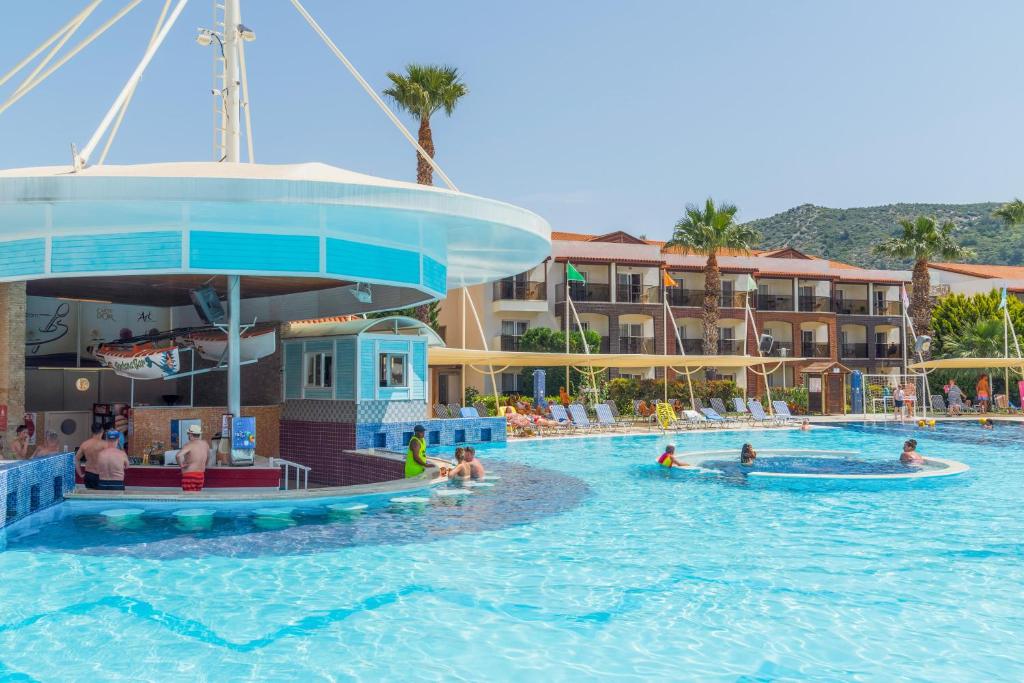 pool bar pool bar